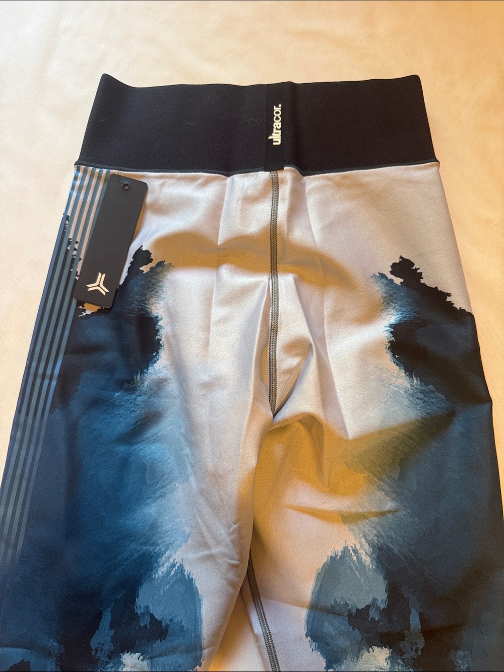 ultracor Women's Black & Blue Gradient Leggings